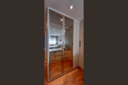 Apartamento à venda com 194m², 4 quartos e 4 vagas Apartamento à venda com 194m², 4 quartos e 4 vagasSuíte 1