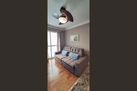 Apartamento à venda com 194m², 4 quartos e 4 vagas Apartamento à venda com 194m², 4 quartos e 4 vagasSala de TV