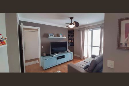 Apartamento à venda com 194m², 4 quartos e 4 vagas Apartamento à venda com 194m², 4 quartos e 4 vagasSala de TV