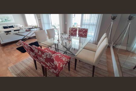 Apartamento à venda com 194m², 4 quartos e 4 vagas Apartamento à venda com 194m², 4 quartos e 4 vagasSala de Jantar