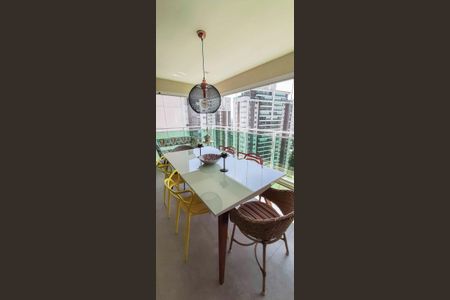 Apartamento à venda com 194m², 4 quartos e 4 vagas Apartamento à venda com 194m², 4 quartos e 4 vagasVaranda Gourmet