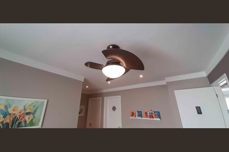 Apartamento à venda com 194m², 4 quartos e 4 vagas Apartamento à venda com 194m², 4 quartos e 4 vagasSala de TV