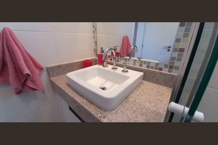 Apartamento à venda com 194m², 4 quartos e 4 vagas Apartamento à venda com 194m², 4 quartos e 4 vagasBanheiro da Suíte 2