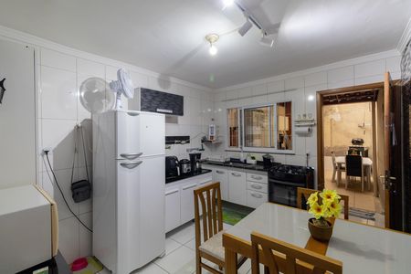 Casa à venda com 118m², 3 quartos e 2 vagas Casa à venda com 118m², 3 quartos e 2 vagasCozinha