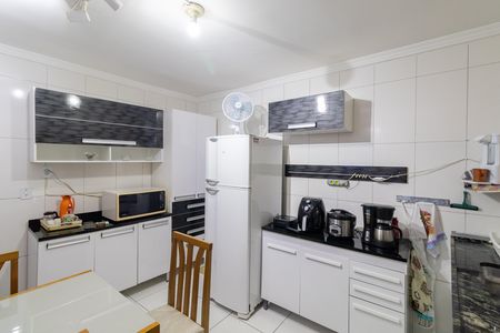 Casa à venda com 118m², 3 quartos e 2 vagas Casa à venda com 118m², 3 quartos e 2 vagasCozinha