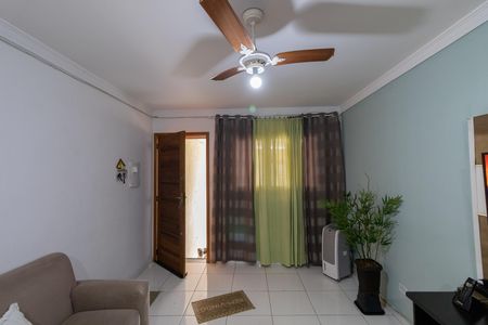 Casa à venda com 118m², 3 quartos e 2 vagas Casa à venda com 118m², 3 quartos e 2 vagasSala