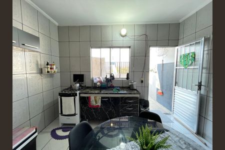Casa para alugar com 120m², 2 quartos e 1 vagaCozinha