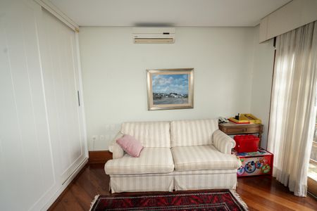 Apartamento à venda com 757m², 4 quartos e 4 vagas Apartamento à venda com 757m², 4 quartos e 4 vagasSuíte 1