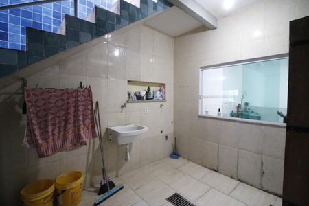 Casa de condomínio à venda com 175m², 2 quartos e 1 vagaÁrea de Serviço