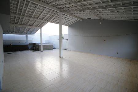 Casa de condomínio à venda com 175m², 2 quartos e 1 vagaTerraço