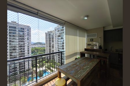 Apartamento à venda com 166m², 4 quartos e 3 vagas Apartamento à venda com 166m², 4 quartos e 3 vagasVaranda Gourmet - Sala