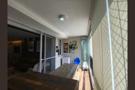 Apartamento à venda com 166m², 4 quartos e 3 vagas Apartamento à venda com 166m², 4 quartos e 3 vagasVaranda Gourmet - Sala