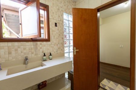 Casa de condomínio à venda com 110m², 3 quartos e 4 vagas Casa de condomínio à venda com 110m², 3 quartos e 4 vagasBanheiro da Suíte 1