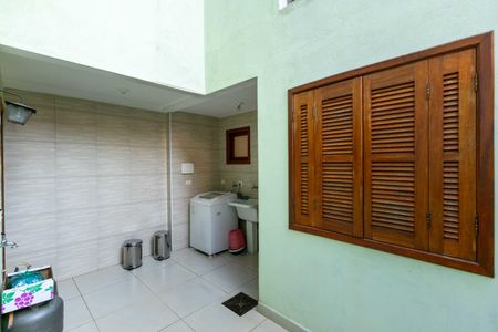 Casa de condomínio à venda com 110m², 3 quartos e 4 vagas Casa de condomínio à venda com 110m², 3 quartos e 4 vagasÁrea de Serviço - Quintal