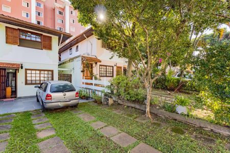 Casa de condomínio à venda com 110m², 3 quartos e 4 vagas Casa de condomínio à venda com 110m², 3 quartos e 4 vagasGaragem