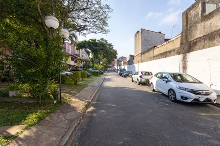 Casa de condomínio à venda com 110m², 3 quartos e 4 vagas Casa de condomínio à venda com 110m², 3 quartos e 4 vagasFachada