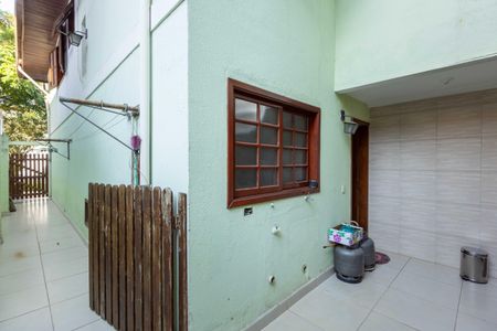 Casa de condomínio à venda com 110m², 3 quartos e 4 vagas Casa de condomínio à venda com 110m², 3 quartos e 4 vagasÁrea de Serviço - Quintal