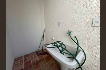 Casa à venda com 135m², 2 quartos e 1 vagaÁrea de Serviço