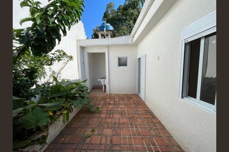 Casa à venda com 135m², 2 quartos e 1 vagaQuintal