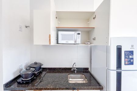 Cozinha de apartamento para alugar com 1 quarto, 24m² em Pinheiros, São Paulo