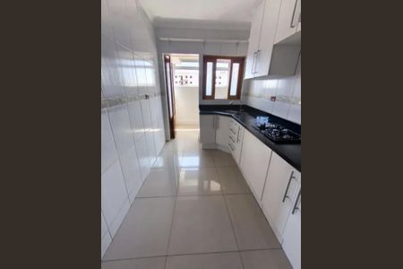 Cozinha de apartamento à venda com 2 quartos, 60m² em Vila Guilhermina, São Paulo