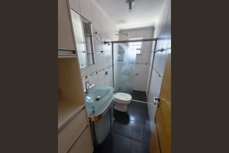 Banheiro de apartamento à venda com 2 quartos, 60m² em Vila Guilhermina, São Paulo