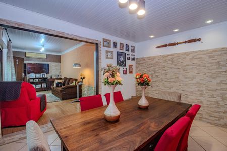 Casa à venda com 170m², 3 quartos e 3 vagasSala