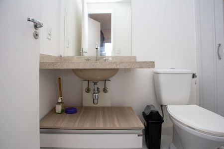 Apartamento à venda com 85m², 2 quartos e 2 vagasBanheiro da Suíte 2