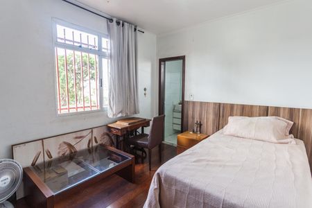 Apartamento à venda com 180m², 4 quartos e 2 vagas Apartamento à venda com 180m², 4 quartos e 2 vagasSuíte 2