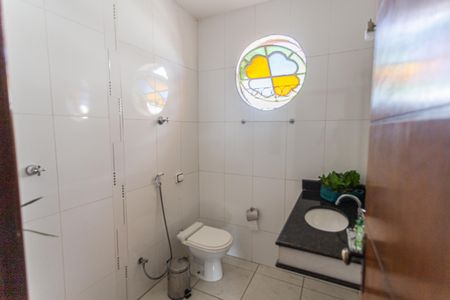 Apartamento à venda com 180m², 4 quartos e 2 vagas Apartamento à venda com 180m², 4 quartos e 2 vagasBanheiro Social