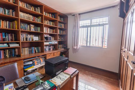 Apartamento à venda com 180m², 4 quartos e 2 vagas Apartamento à venda com 180m², 4 quartos e 2 vagasQuarto 4