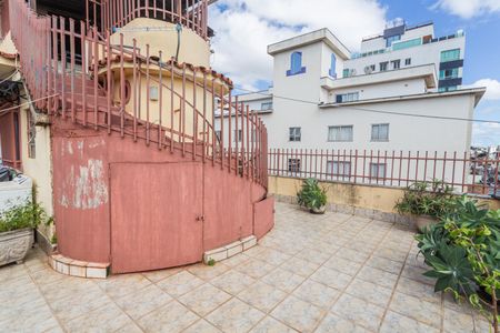 Apartamento à venda com 180m², 4 quartos e 2 vagas Apartamento à venda com 180m², 4 quartos e 2 vagasCobertura