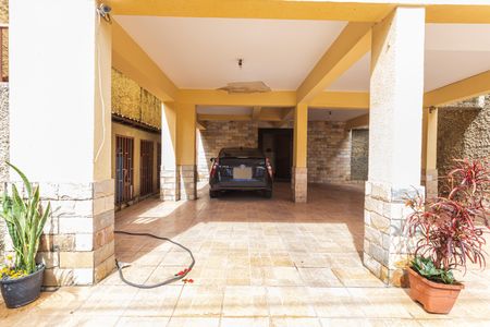 Apartamento à venda com 180m², 4 quartos e 2 vagas Apartamento à venda com 180m², 4 quartos e 2 vagasGaragem