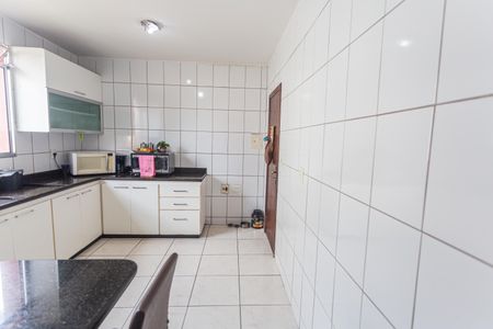 Apartamento à venda com 180m², 4 quartos e 2 vagas Apartamento à venda com 180m², 4 quartos e 2 vagasCozinha