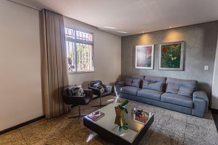 Apartamento à venda com 180m², 4 quartos e 2 vagas Apartamento à venda com 180m², 4 quartos e 2 vagasSala 1