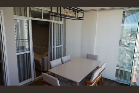 Apartamento à venda com 65m², 2 quartos e 1 vagaSacada