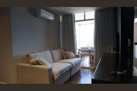 Apartamento à venda com 65m², 2 quartos e 1 vagaSala