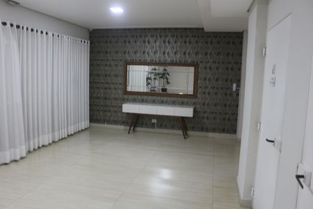 Apartamento para alugar com 69m², 2 quartos e 2 vagasHall social