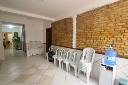 Sala 1 de casa para alugar com 4 quartos, 227m² em Azenha, Porto Alegre