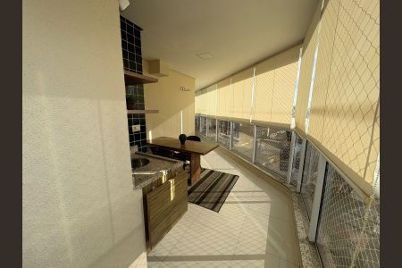 Apartamento à venda com 160m², 3 quartos e 3 vagasVaranda