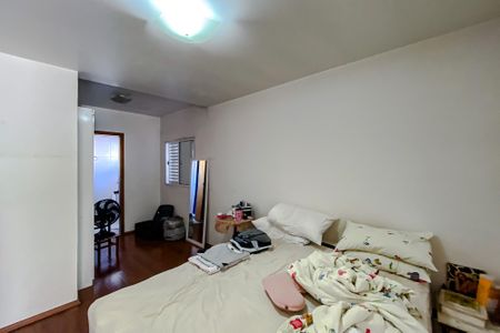 Casa à venda com 240m², 5 quartos e 3 vagasQuarto 2 - Suíte