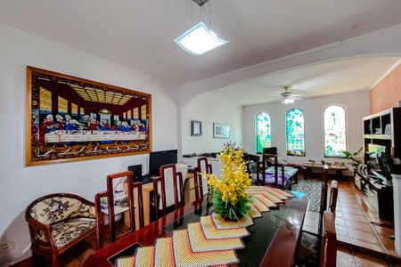 Casa à venda com 240m², 5 quartos e 3 vagasSala (Casa 2)