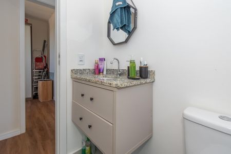 Apartamento para alugar com 47m², 2 quartos e 1 vaga Apartamento para alugar com 47m², 2 quartos e 1 vagaBanheiro