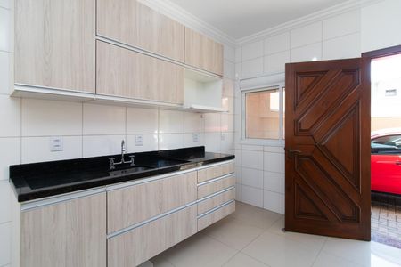 Casa de condomínio para alugar com 160m², 3 quartos e 2 vagas Casa de condomínio para alugar com 160m², 3 quartos e 2 vagasCozinha e Área de Serviço