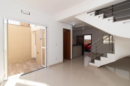 Sala de casa de condomínio para alugar com 3 quartos, 160m² em Partenon, Porto Alegre