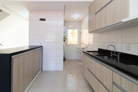 Casa de condomínio para alugar com 160m², 3 quartos e 2 vagas Casa de condomínio para alugar com 160m², 3 quartos e 2 vagasCozinha e Área de Serviço