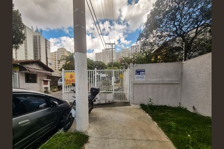 Apartamento à venda com 45m², 2 quartos e 1 vaga Apartamento à venda com 45m², 2 quartos e 1 vagaFachada