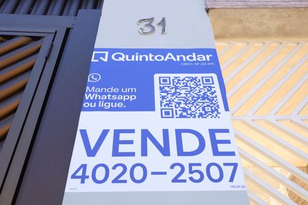 Casa à venda com 80m², 3 quartos e 1 vagaPlaca instalada na fachada do imóvel - Código da placa:HBJM-58