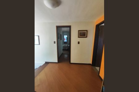 Sala de casa de condomínio para alugar com 4 quartos, 267m² em Várzea das Moças, Niterói