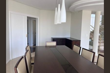 Casa à venda com 262m², 4 quartos e 2 vagas